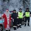 Полицейский Дед Мороз на дороге
